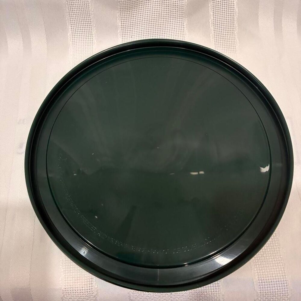 Pyrex Green Lid - Picture 2 of 3